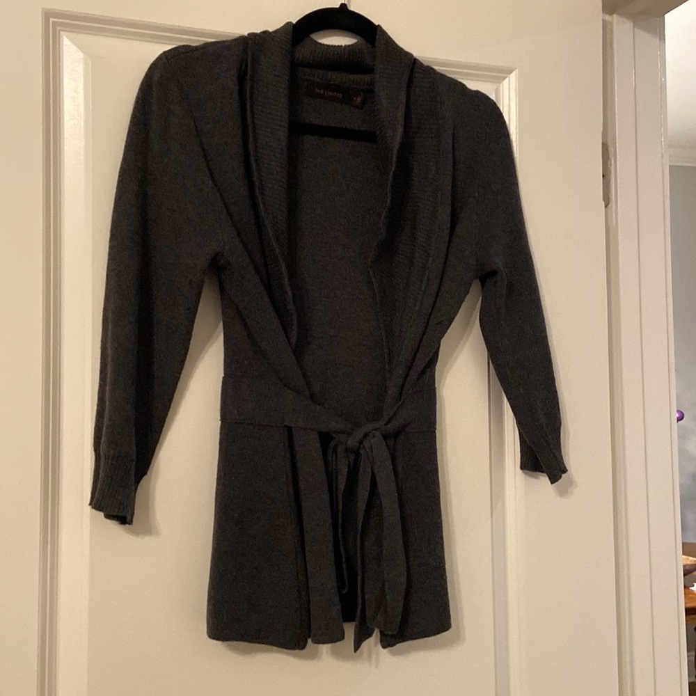 Grey sweater with tie